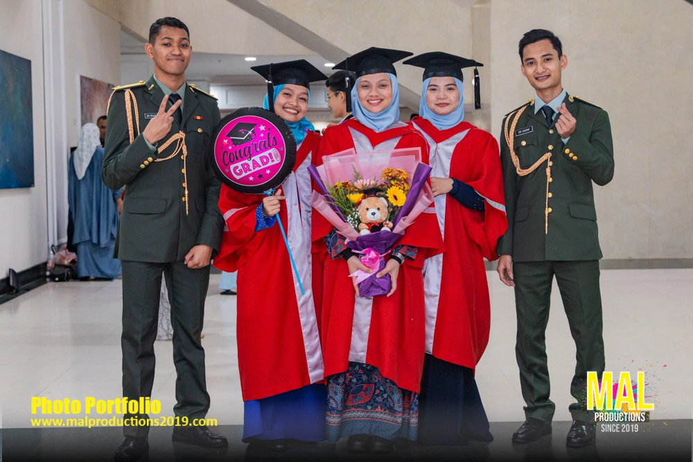 Gaduation Convocation PWTC Family Portfolio MAL 2019 -18.webp